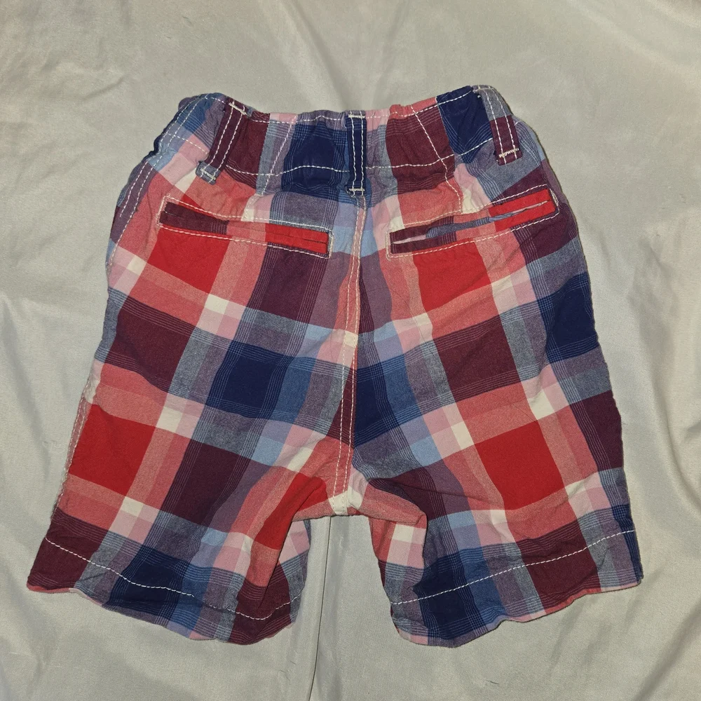 GAP Kids Boys Red, White Blue Plaid Shorts Adj Waist Hook And Bar Closure Size 5